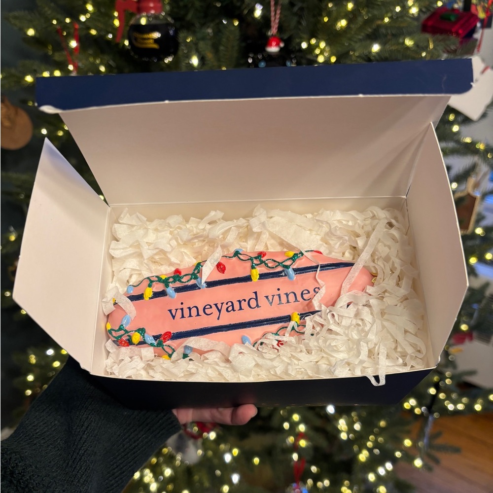 Vineyard Vines Surfboard with Lights Ornament Palm Beach Pink Whale NIB